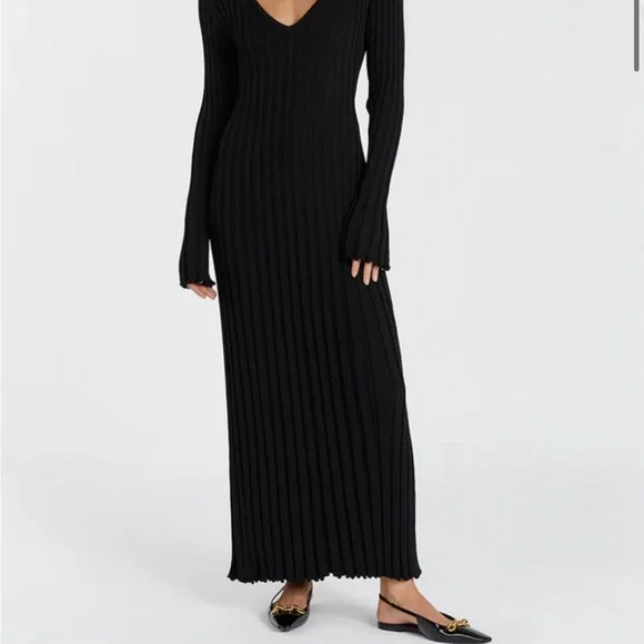 sweetheart knit dress Toasty Sweetheart V-Neck Bodycon Knit Midi Dress main image 1